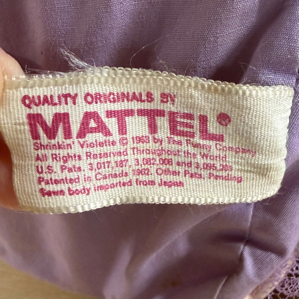 1963 Mattel “Shrinkin’ Violette” Talking Pull-string Doll with Yellow Yarn Hair - Picture 6 of 11